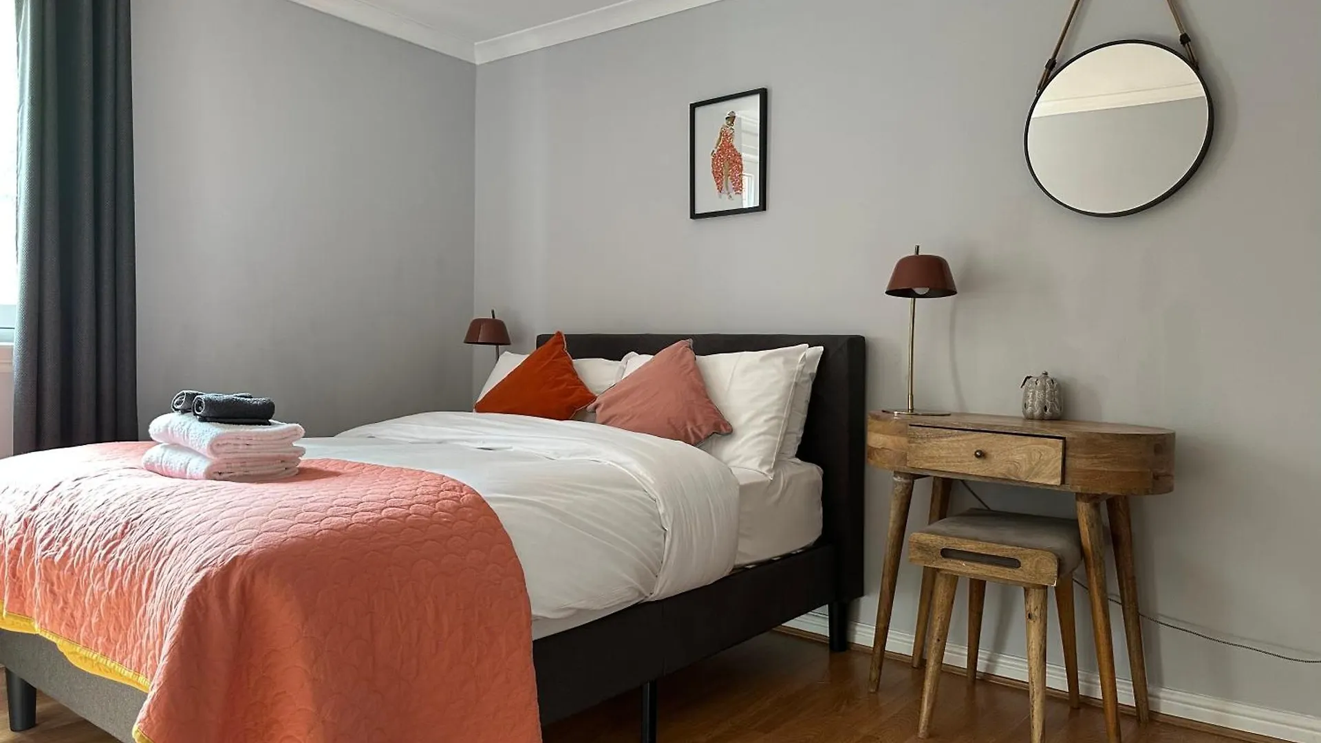 Private Main Door Lovely 2 Bedroom Apartment Edinburgh