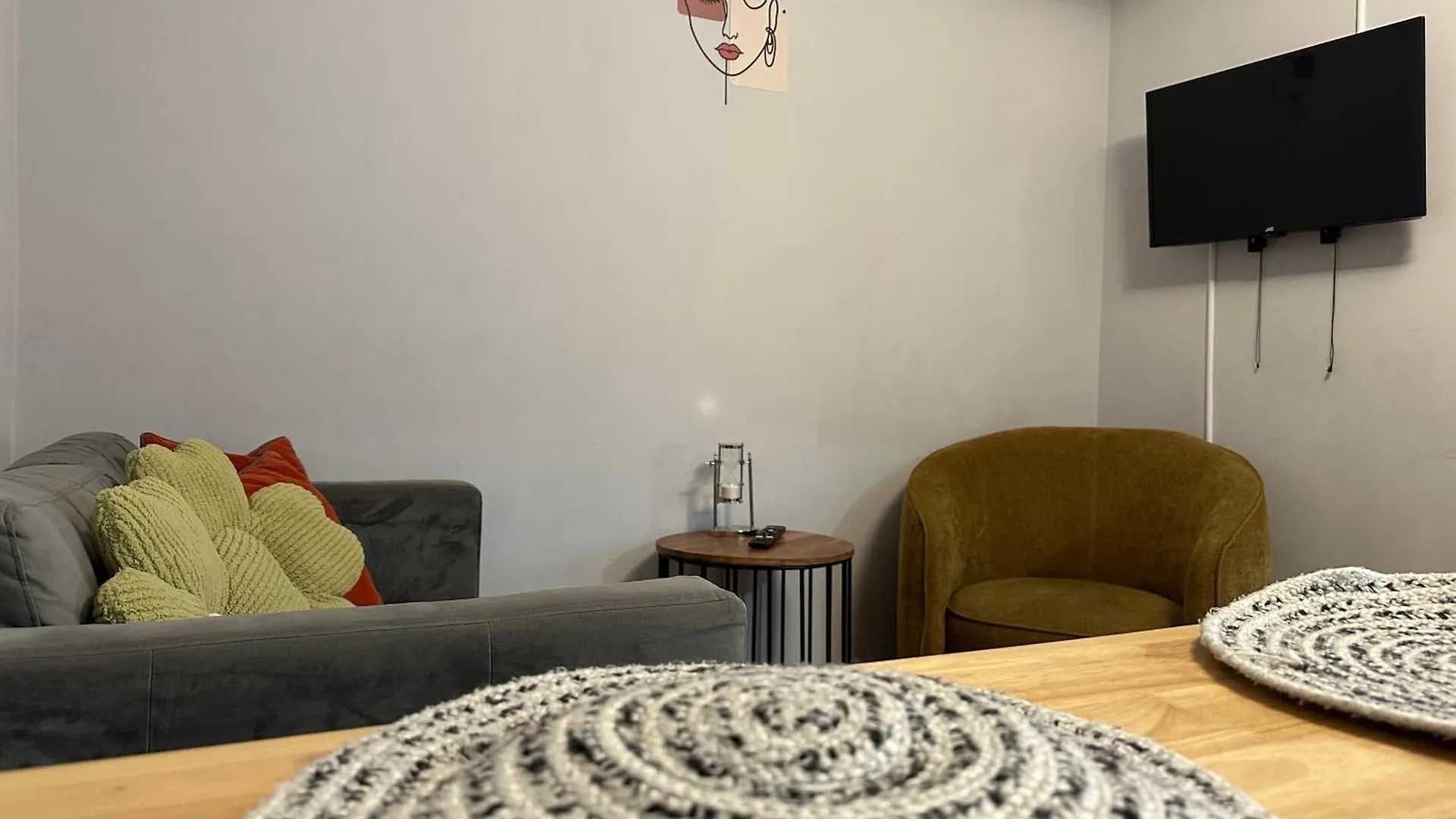 Private Main Door Lovely 2 Bedroom Apartment Edinburgh United Kingdom